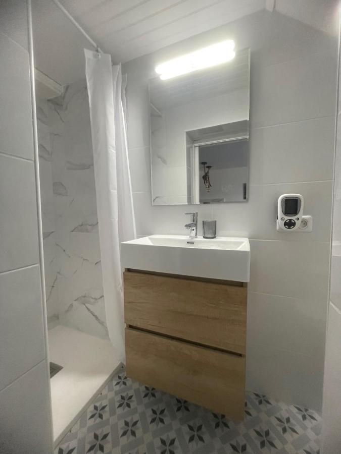 Appartement Avec Chambre Ouverte Bourg-Madame Exteriör bild