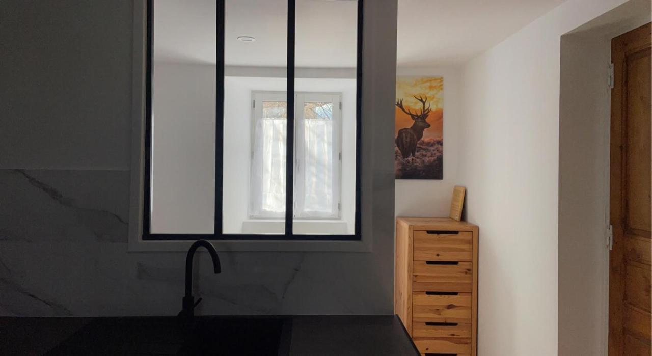 Appartement Avec Chambre Ouverte Bourg-Madame Exteriör bild